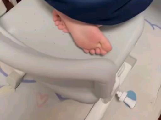 挠体育生脚心,挠体育生脚心h